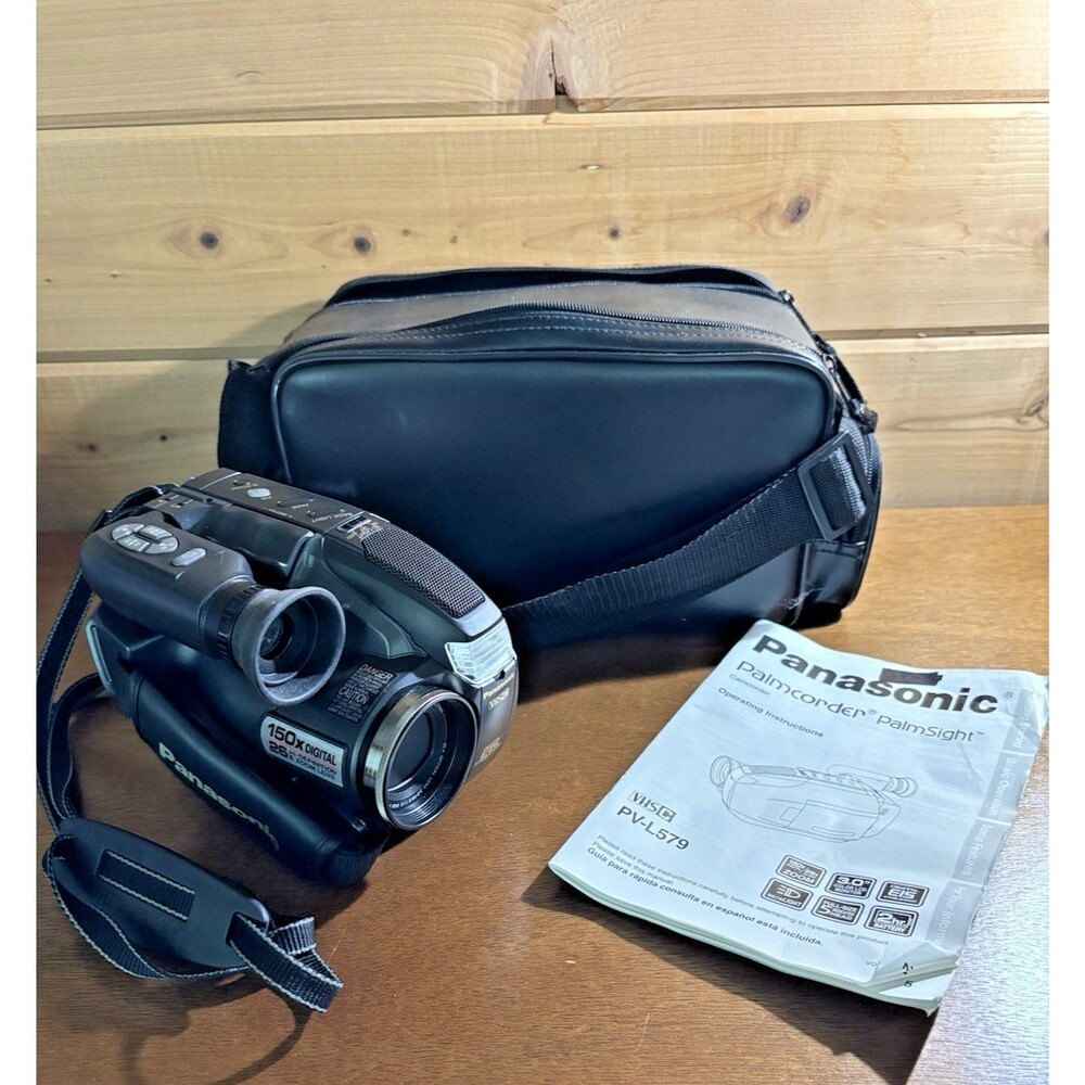 Panasonic PV-L559 VHS-C Analog Camcorder Parts Only Camera, Bag, Manuel Included
